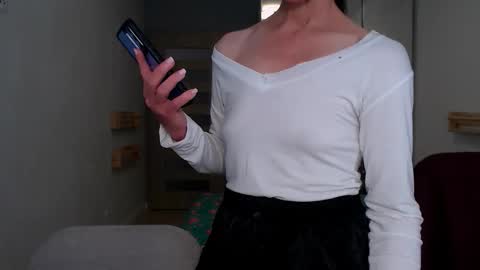 Snapshot of cute_lion_ chatting on April 25, 2026, 1:03 pm cute_lion_ online show from April 25, 2026, 1:03 pm