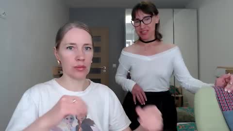 Snapshot of cute_lion_ chatting on May 24, 2026, 12:54 pm cute_lion_ online show from May 24, 2026, 12:54 pm