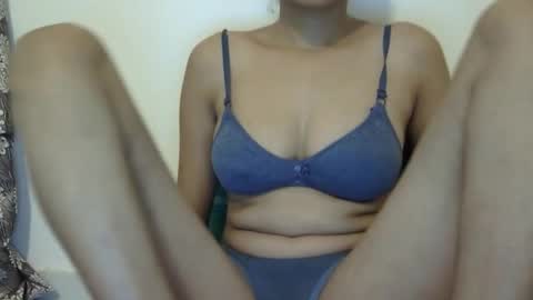 Snapshot of cute_lizaa chatting on April 18, 2026, 4:05 am lizaa online show from April 18, 2026, 4:05 am