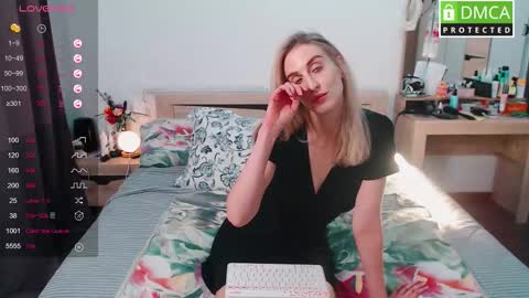 Milana online show from October 4, 2025, 7:39 am