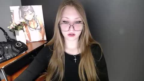 Snapshot of cute_minx chatting on May 26, 2026, 6:42 am Veronica online show from May 26, 2026, 6:42 am