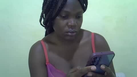 cute_roxie online show from December 5, 2024, 8:33 am