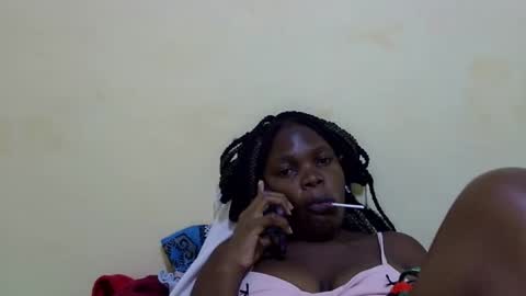 cute_roxie online show from December 9, 2024, 7:07 pm