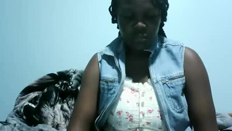 cute_roxie online show from January 19, 2025, 5:39 pm