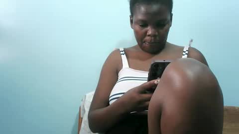cute_roxie online show from January 22, 2025, 8:40 am