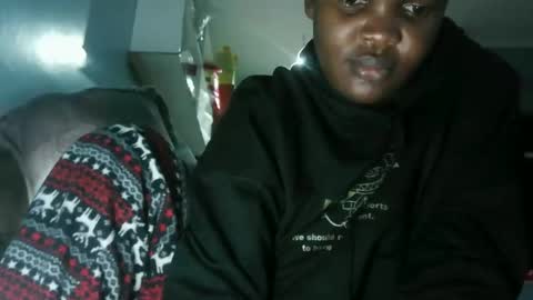 cute_roxie online show from March 3, 2025, 6:01 pm