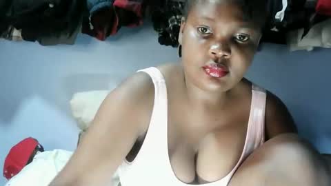 cute_roxie online show from March 2, 2026, 1:18 pm
