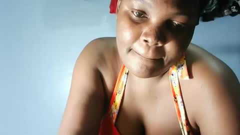 cute_roxie online show from May 15, 2026, 6:04 pm