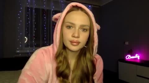 cute_shy06 online show from December 15, 2025, 8:24 pm