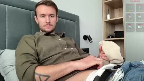 cute_skywalker online show from September 25, 2025, 12:42 pm