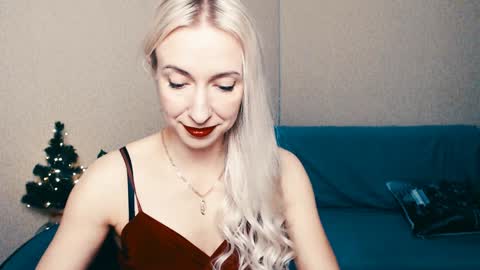 cute_smile_shy online show from January 5, 2025, 7:17 pm