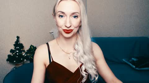 cute_smile_shy online show from January 5, 2025, 10:19 pm