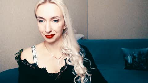 cute_smile_shy online show from January 11, 2025, 3:34 am