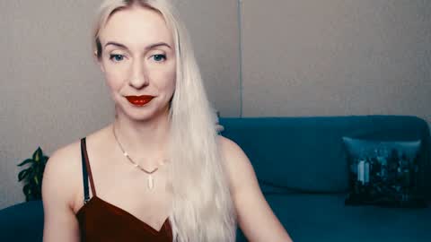 cute_smile_shy online show from January 28, 2025, 8:26 pm