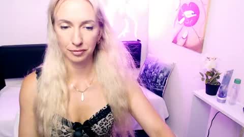 Snapshot of cute_smile_shy chatting on June 30, 2026, 9:27 pm cute_smile_shy online show from June 30, 2026, 9:27 pm