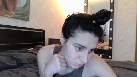 Snapshot of cute_strawberry_ chatting on December 16, 2024, 8:09 am cute_strawberry_ online show from December 16, 2024, 8:09 am