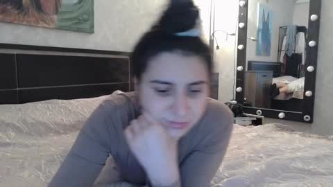Snapshot of cute_strawberry_ chatting on December 18, 2024, 1:02 pm cute_strawberry_ online show from December 18, 2024, 1:02 pm