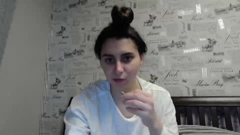 Snapshot of cute_strawberry_ chatting on January 8, 2025, 10:04 am cute_strawberry_ online show from January 8, 2025, 10:04 am