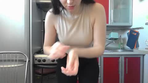 Snapshot of cute_strawberry_ chatting on February 18, 2025, 11:11 am cute_strawberry_ online show from February 18, 2025, 11:11 am