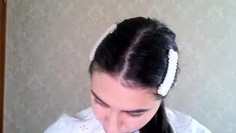 Snapshot of cute_strawberry_ chatting on October 4, 2025, 7:39 am cute_strawberry_ online show from October 4, 2025, 7:39 am