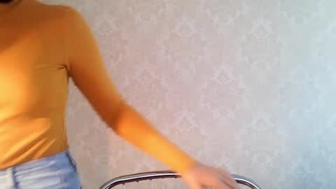 Snapshot of cute_strawberry_ chatting on October 9, 2025, 8:12 am cute_strawberry_ online show from October 9, 2025, 8:12 am