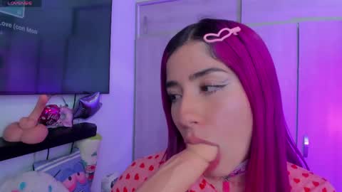 katalinda montt online show from April 19, 2026, 6:10 pm