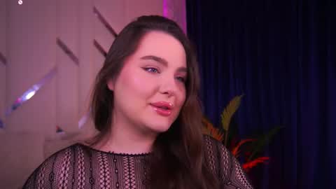 Amber online show from November 9, 2025, 1:04 am