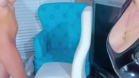 WANNA SEE MORE OF TWINS              online show from February 5, 2025, 3:55 am