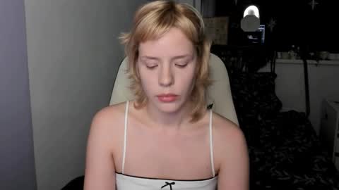Snapshot of cuteasfuck_ chatting on October 5, 2025, 2:48 pm Amy online show from October 5, 2025, 2:48 pm