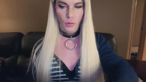 Ashley online show from October 19, 2025, 7:09 am