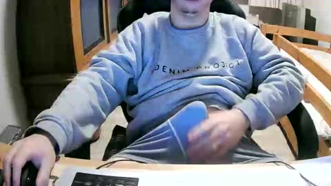 Snapshot of cuteboy090 chatting on March 24, 2026, 2:44 pm Cuteboy090 online show from March 24, 2026, 2:44 pm