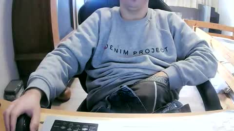 Snapshot of cuteboy090 chatting on April 18, 2026, 10:19 am Cuteboy090 online show from April 18, 2026, 10:19 am