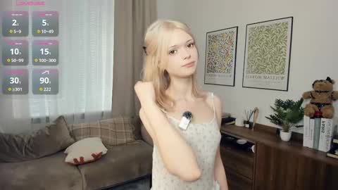 Snapshot of cutebrutality chatting on November 19, 2025, 7:41 am Alice online show from November 19, 2025, 7:41 am