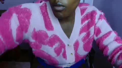 cutebuu online show from April 15, 2026, 10:43 pm