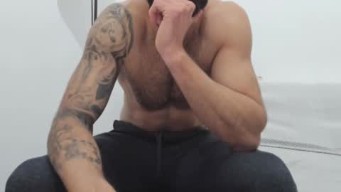 Snapshot of cuteeboy chatting on February 17, 2025, 6:26 pm cuteeboy online show from February 17, 2025, 6:26 pm