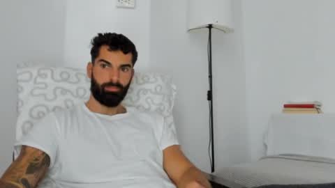 Snapshot of cuteeboy chatting on November 3, 2025, 7:31 am cuteeboy online show from November 3, 2025, 7:31 am