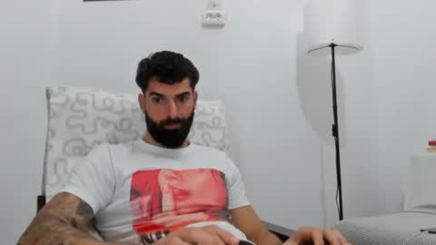 Snapshot of cuteeboy chatting on November 27, 2025, 7:43 am cuteeboy online show from November 27, 2025, 7:43 am