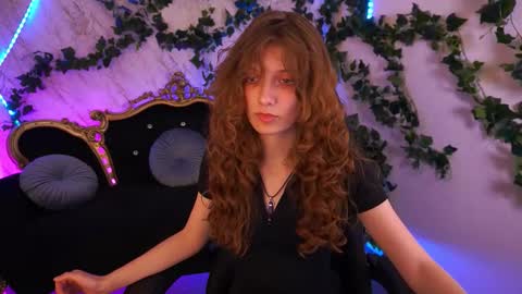 Snapshot of cuteefoxy chatting on October 19, 2025, 1:56 pm Foxy online show from October 19, 2025, 1:56 pm