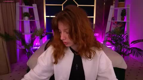 Snapshot of cuteefoxy chatting on October 21, 2025, 7:20 am Foxy online show from October 21, 2025, 7:20 am