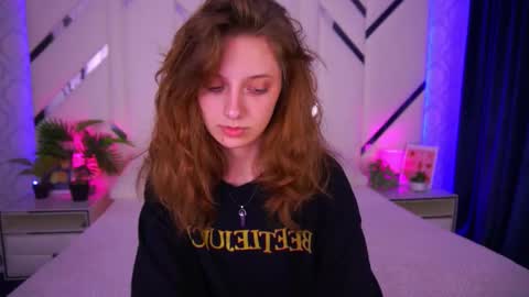 Snapshot of cuteefoxy chatting on October 24, 2025, 1:29 pm Foxy online show from October 24, 2025, 1:29 pm