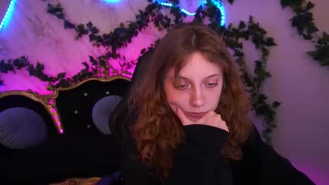 Snapshot of cuteefoxy chatting on November 3, 2025, 2:18 pm Foxy online show from November 3, 2025, 2:18 pm