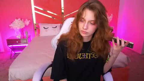 Snapshot of cuteefoxy chatting on November 21, 2025, 2:38 pm Foxy online show from November 21, 2025, 2:38 pm