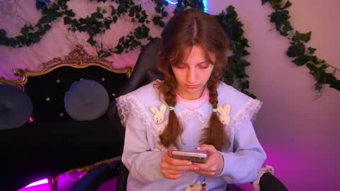 Snapshot of cuteefoxy chatting on November 28, 2025, 2:53 pm Foxy online show from November 28, 2025, 2:53 pm