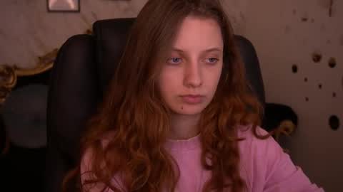 Snapshot of cuteefoxy chatting on May 22, 2026, 12:44 pm Foxy online show from May 22, 2026, 12:44 pm