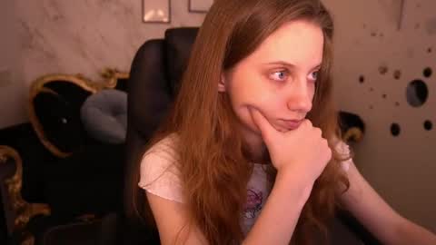 Snapshot of cuteefoxy chatting on May 30, 2026, 12:35 pm Foxy online show from May 30, 2026, 12:35 pm