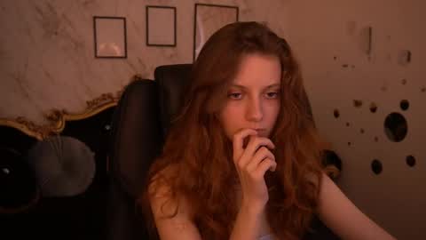 Snapshot of cuteefoxy chatting on June 1, 2026, 12:51 pm Foxy online show from June 1, 2026, 12:51 pm