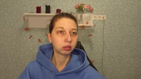 Elli online show from December 1, 2025, 5:12 am