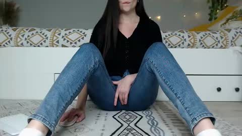 Anna online show from November 8, 2025, 1:33 pm