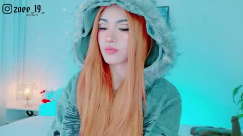 Zoe  online show from April 19, 2026, 2:44 am