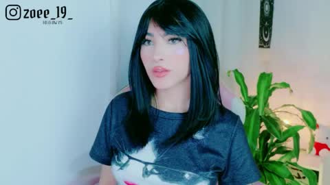 Zoe  online show from June 1, 2026, 3:41 am